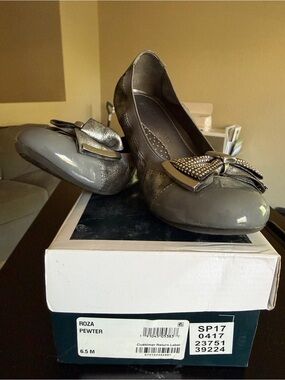 Karen Scott Pewter Metallic Bow Flats - Women